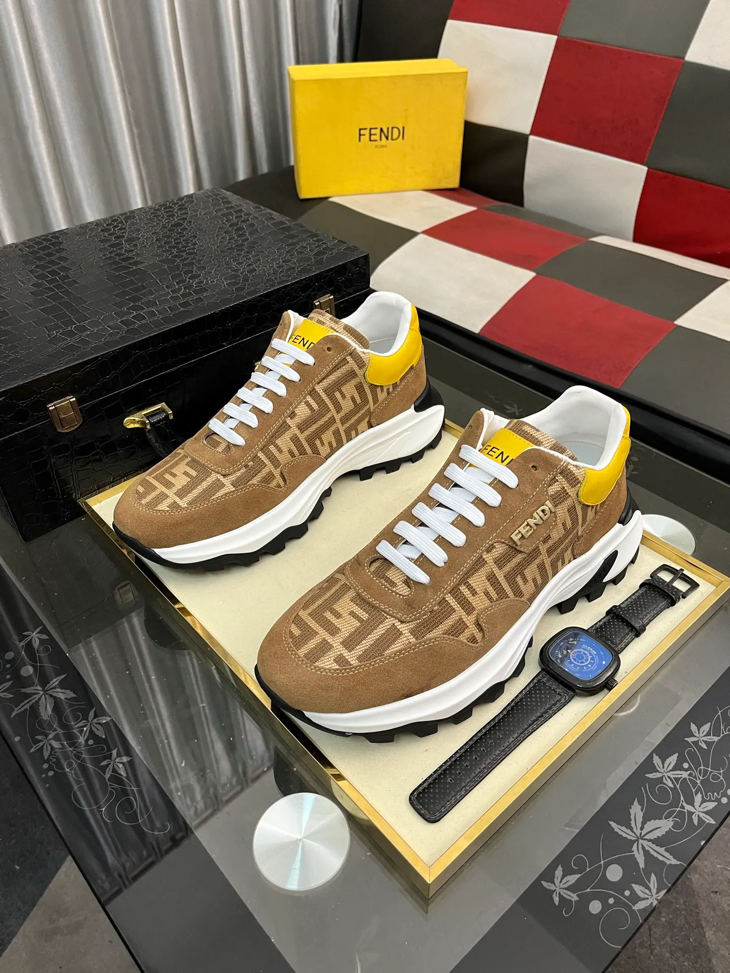Men's Men's Shoes💰458⌚️⌚️[FENDI] Fendi's classic and comfortable men's, this complex sneaker is made of soft calfskin➕genuine leather lining➕original ultra-light rubber material with rough outsole. This unique light style is suitable for the casual and refined sensibility of this season. It is comfortable and natural on the feet. It is an everyday style for casual travel in autumn and winter! 38−443️⃣colors available